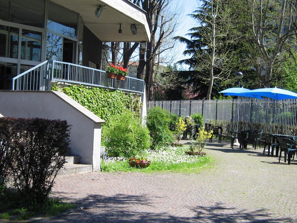 Ostello Aig Piero Rotta Milan Exterior photo